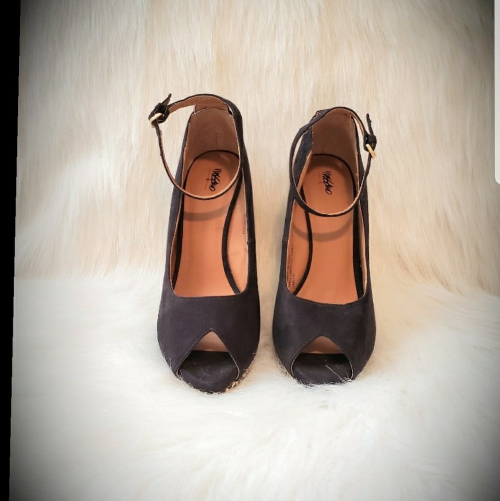 Momissio Black White Pattern Wedges.